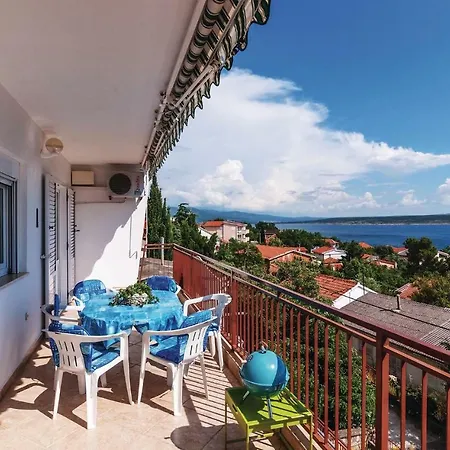 Apartment With Sea View Iii