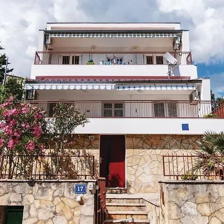 Appartement With Sea View Iii *